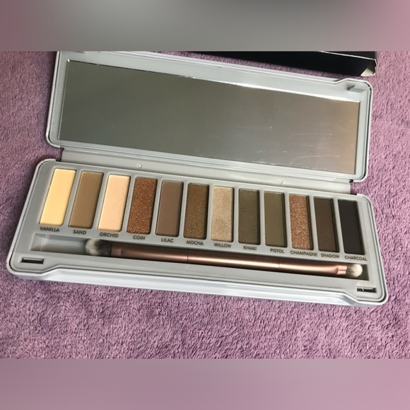 Lacura Naturals Two Eyeshadow Pallet - Picture 2 of 3